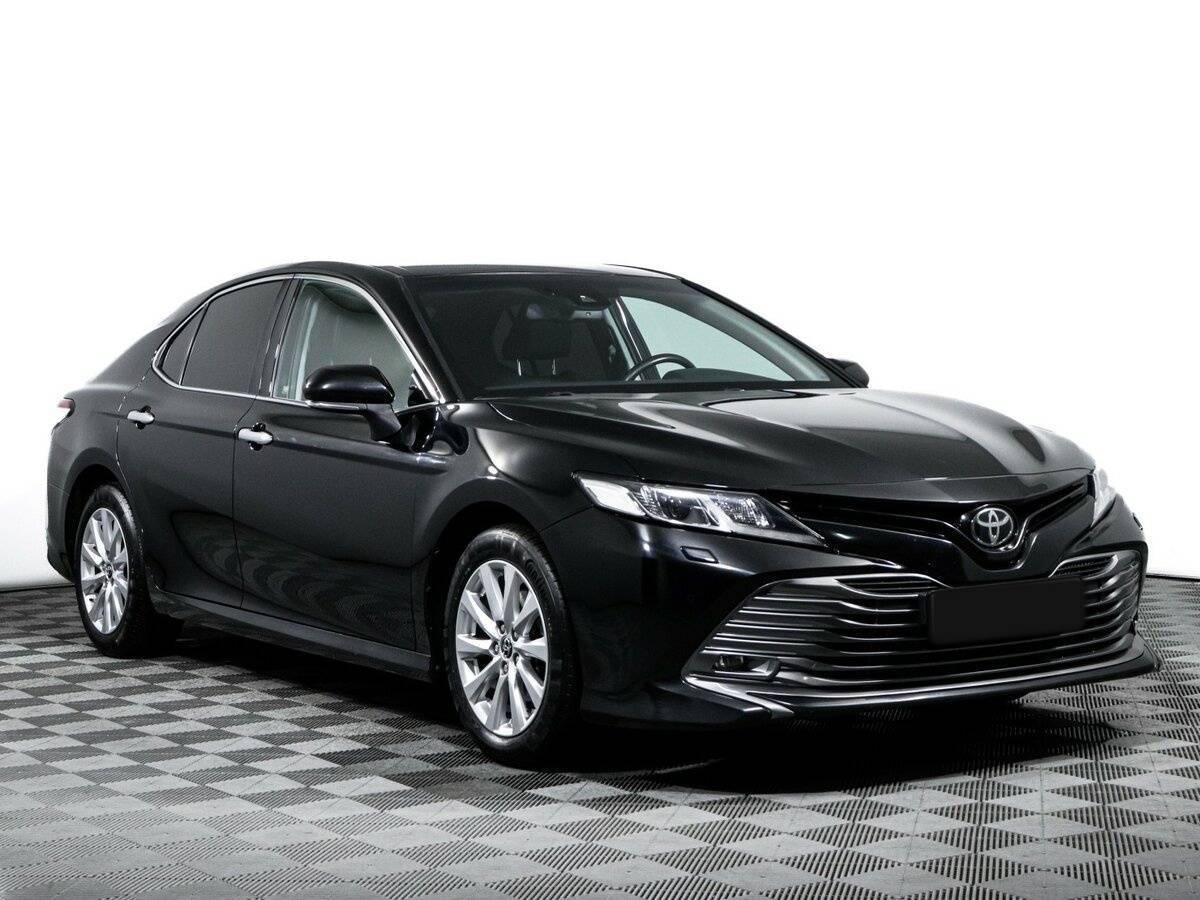 Toyota Camry, 2018 - фото №2