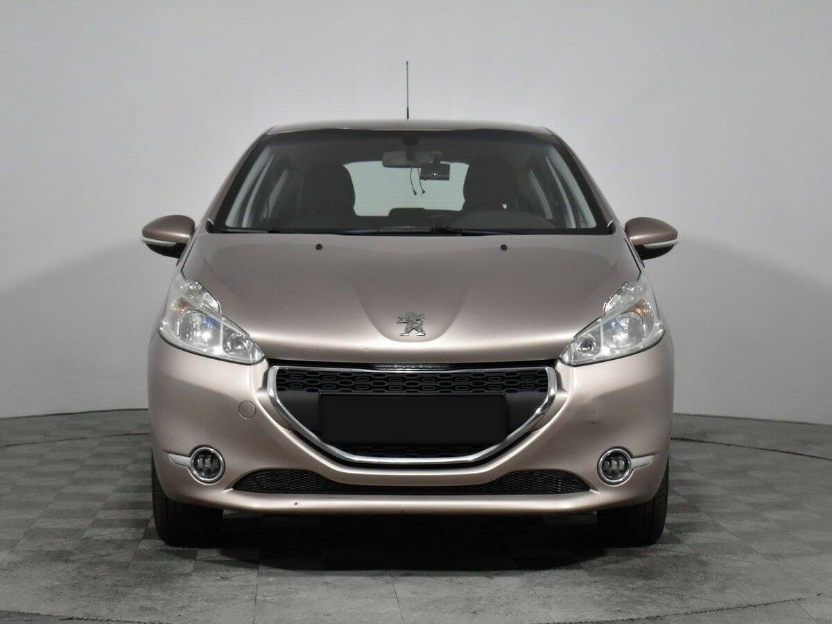 Peugeot 208, 2014 - фото №2