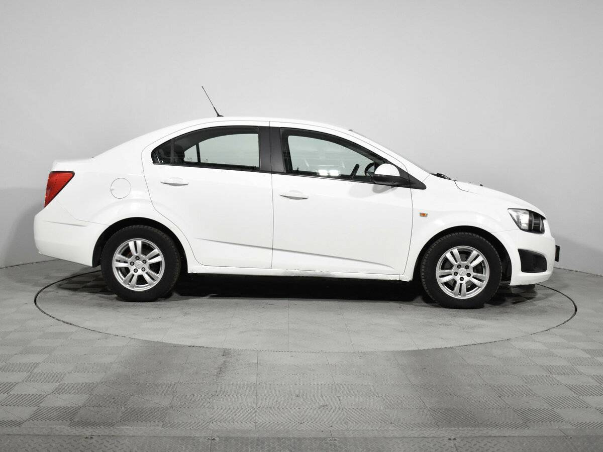 Chevrolet Aveo, 2013 - фото №4