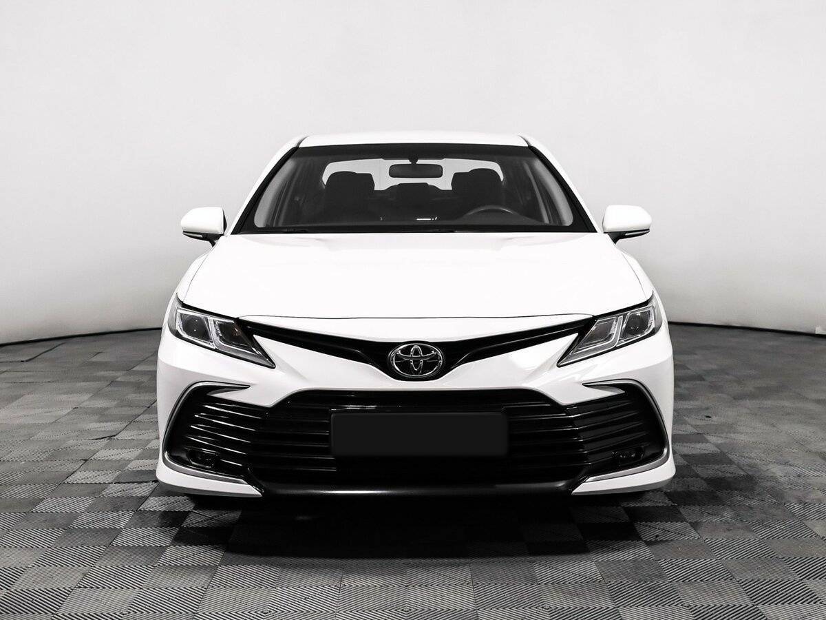 Toyota Camry, 2021 - фото №2