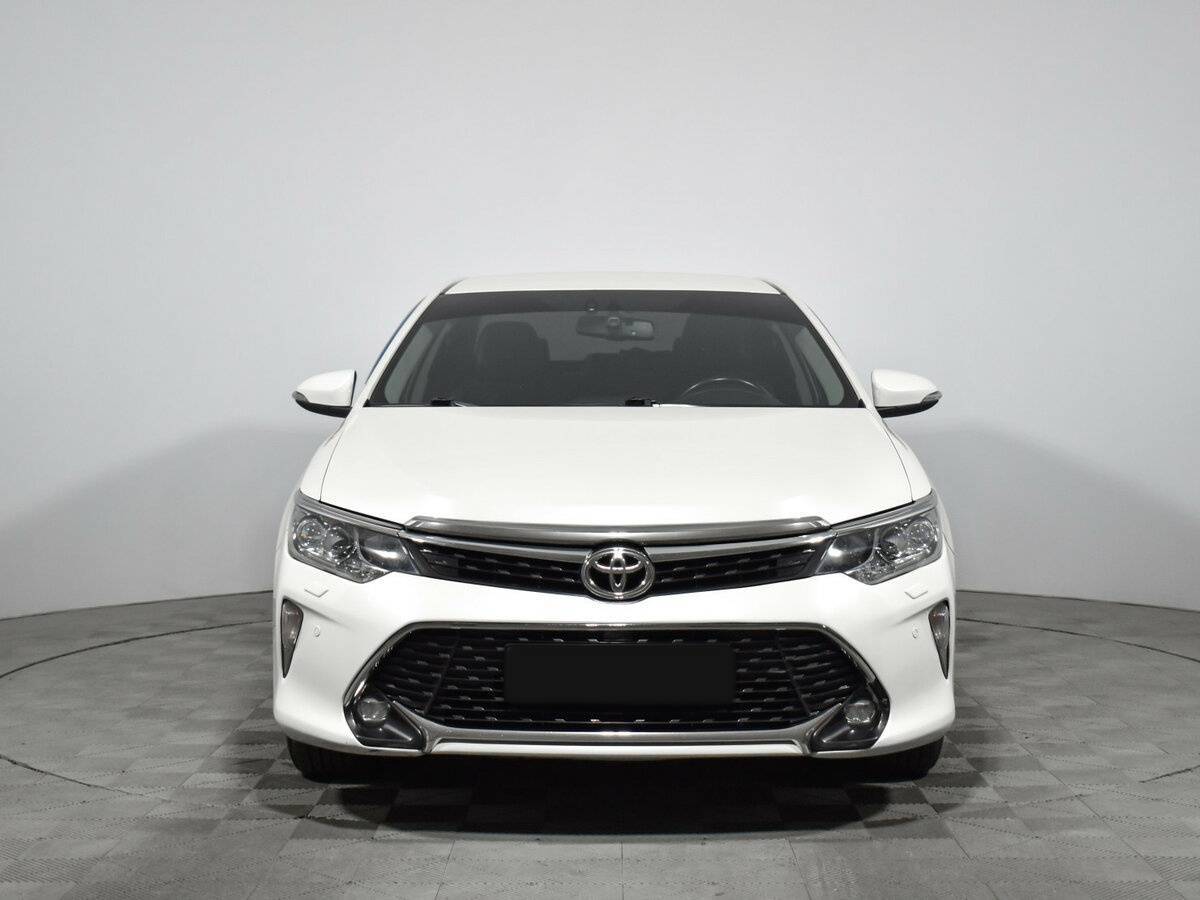 Toyota Camry, 2018 - фото №2