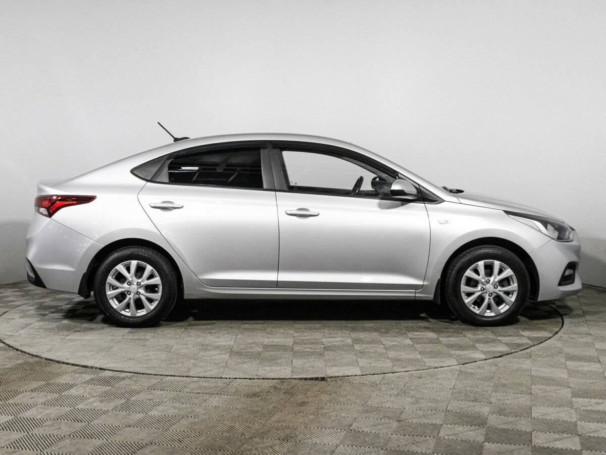Hyundai Solaris, 2019 - фото №4