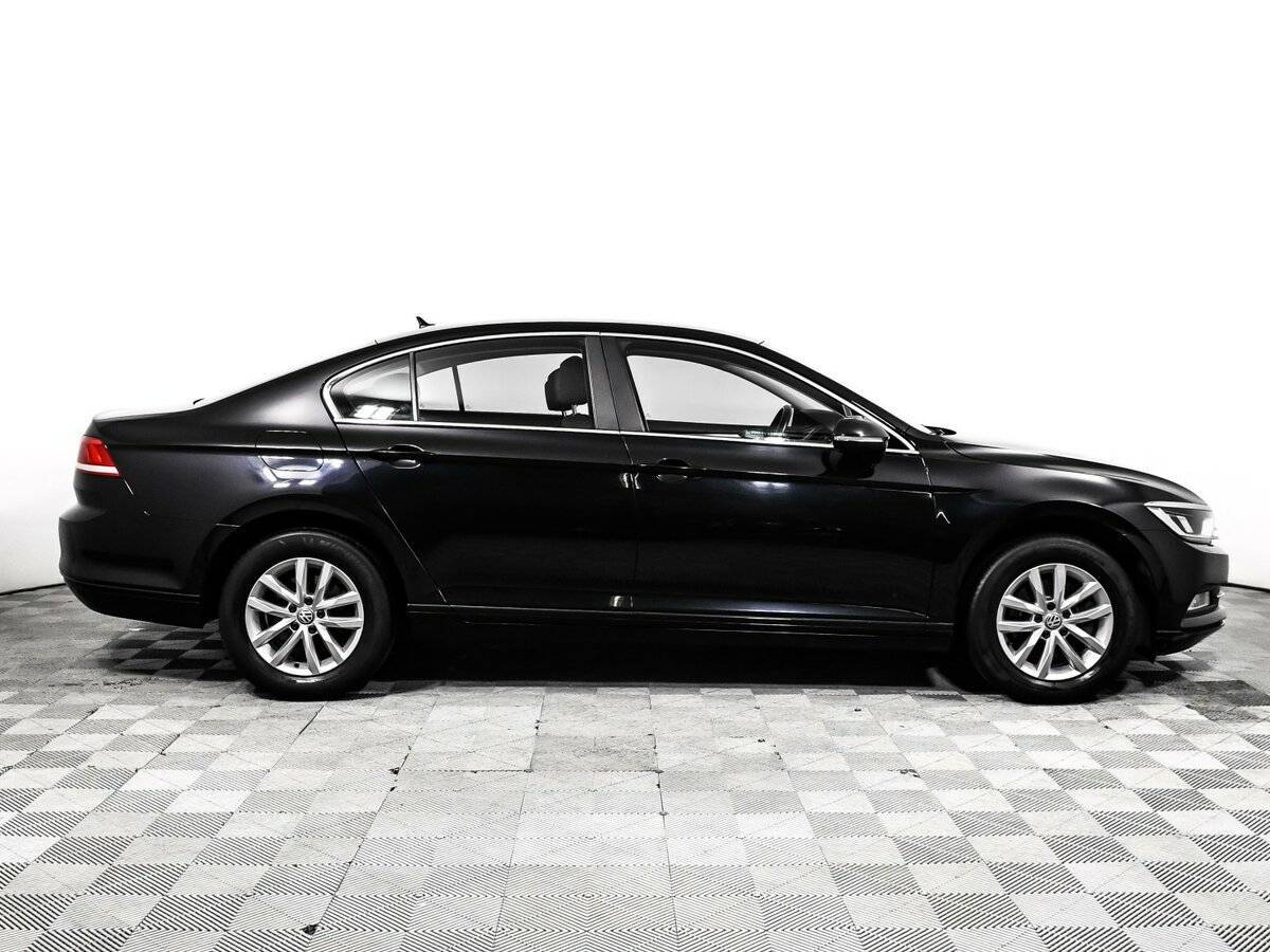 Volkswagen Passat, 2018 - фото №4