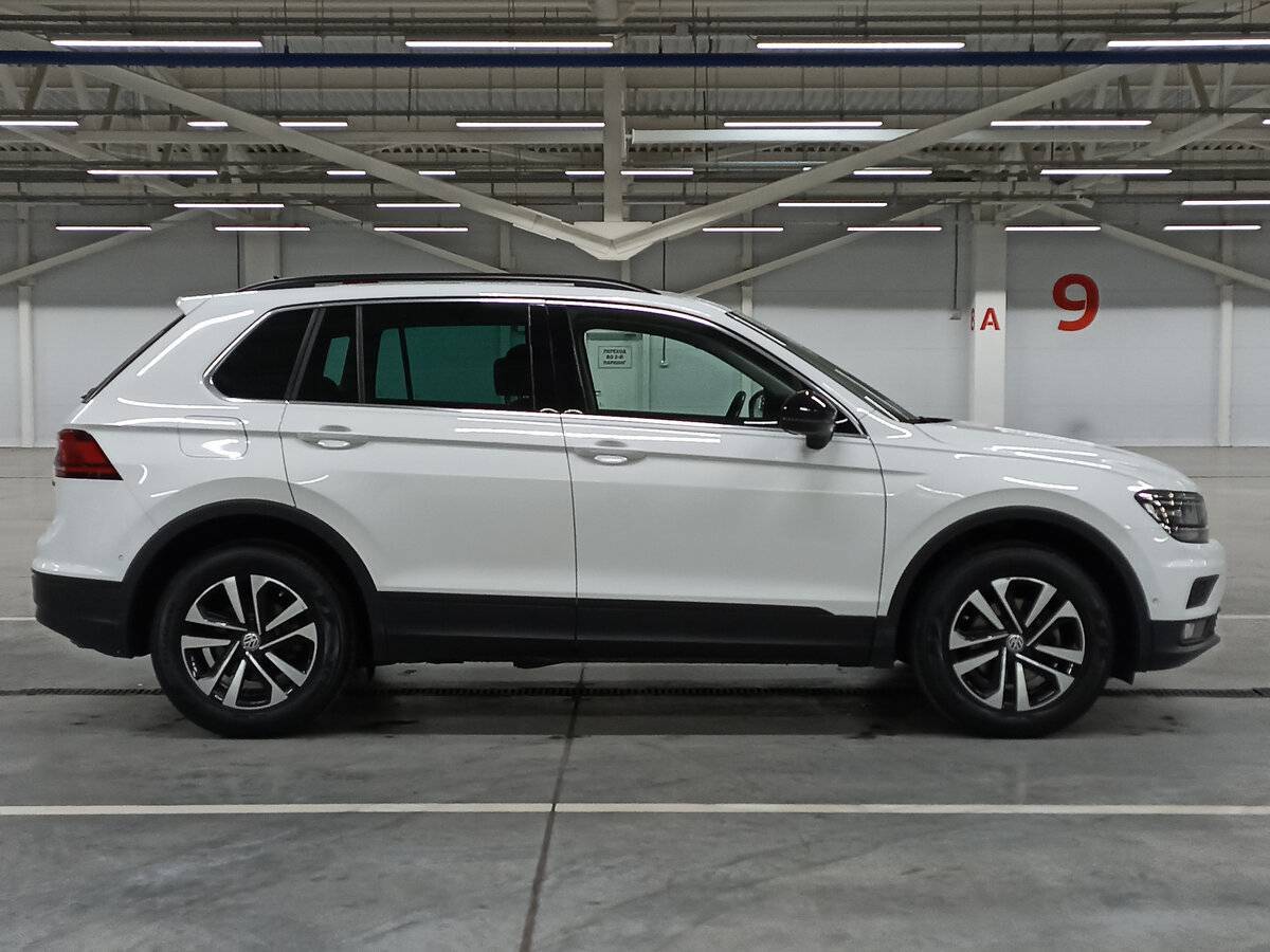 Volkswagen Tiguan, 2020 - фото №4
