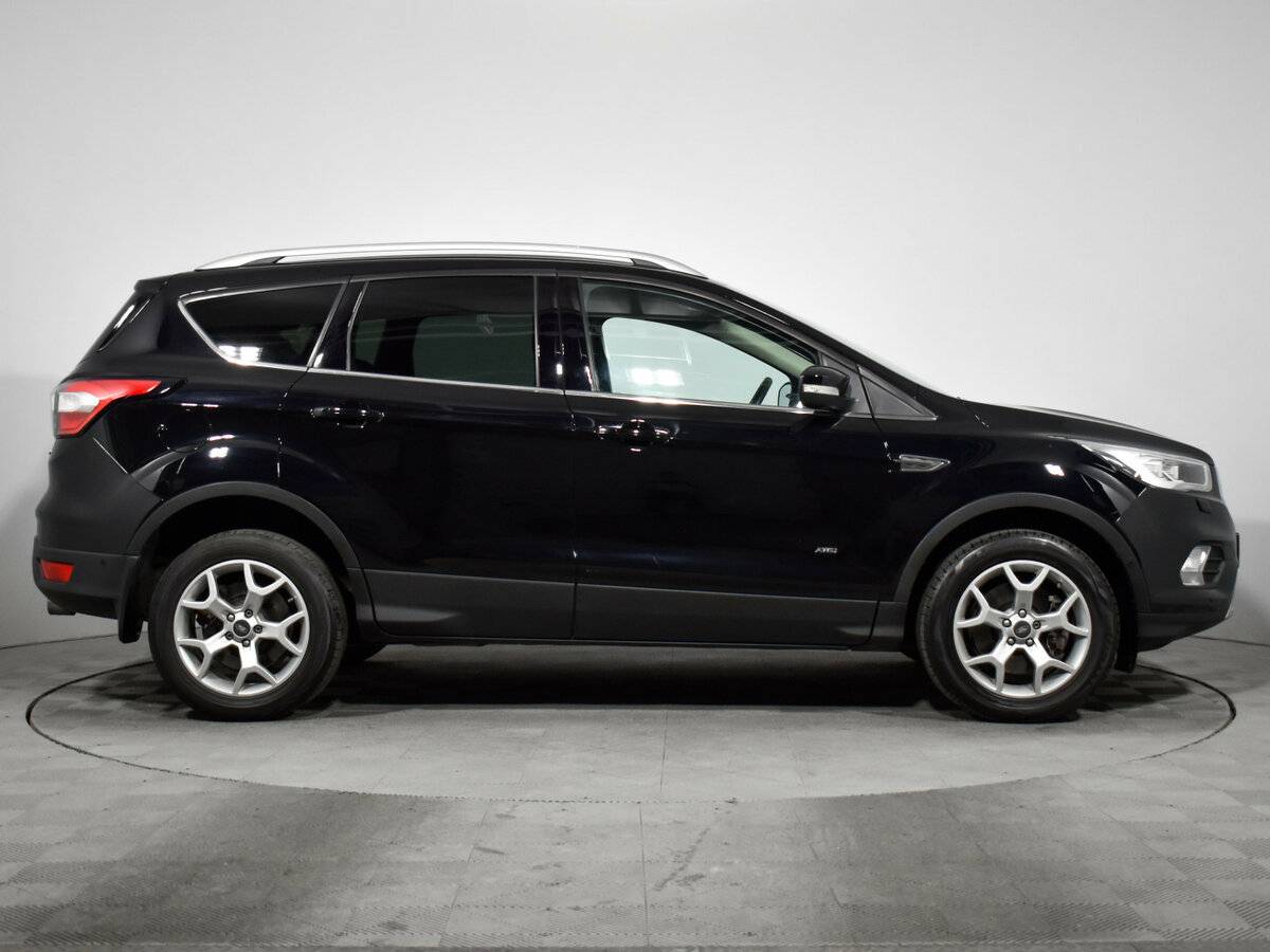 Ford Kuga II Рестайлинг, 2017 - фото №4