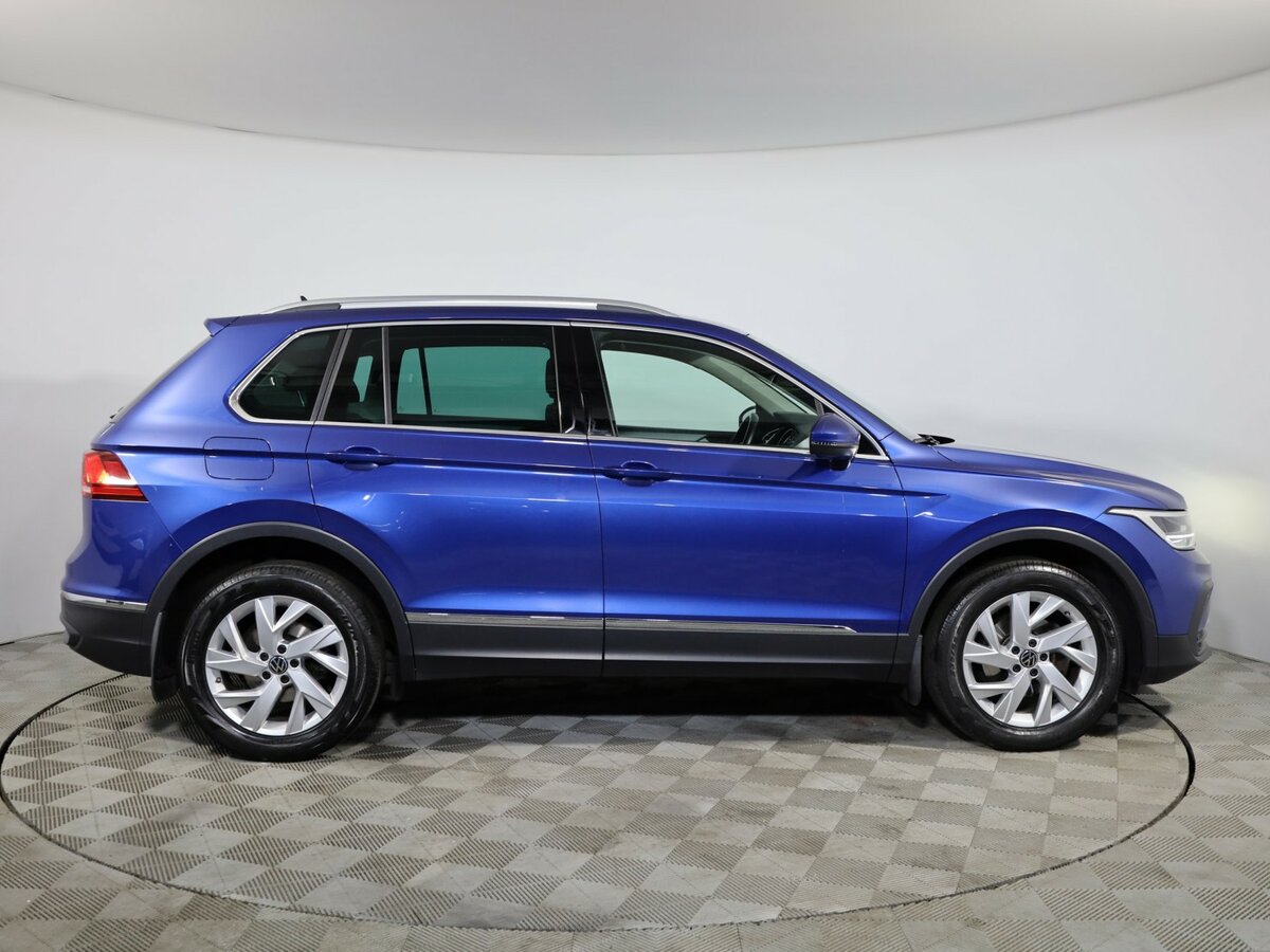 Volkswagen Tiguan II Рестайлинг, 2021 - фото №4