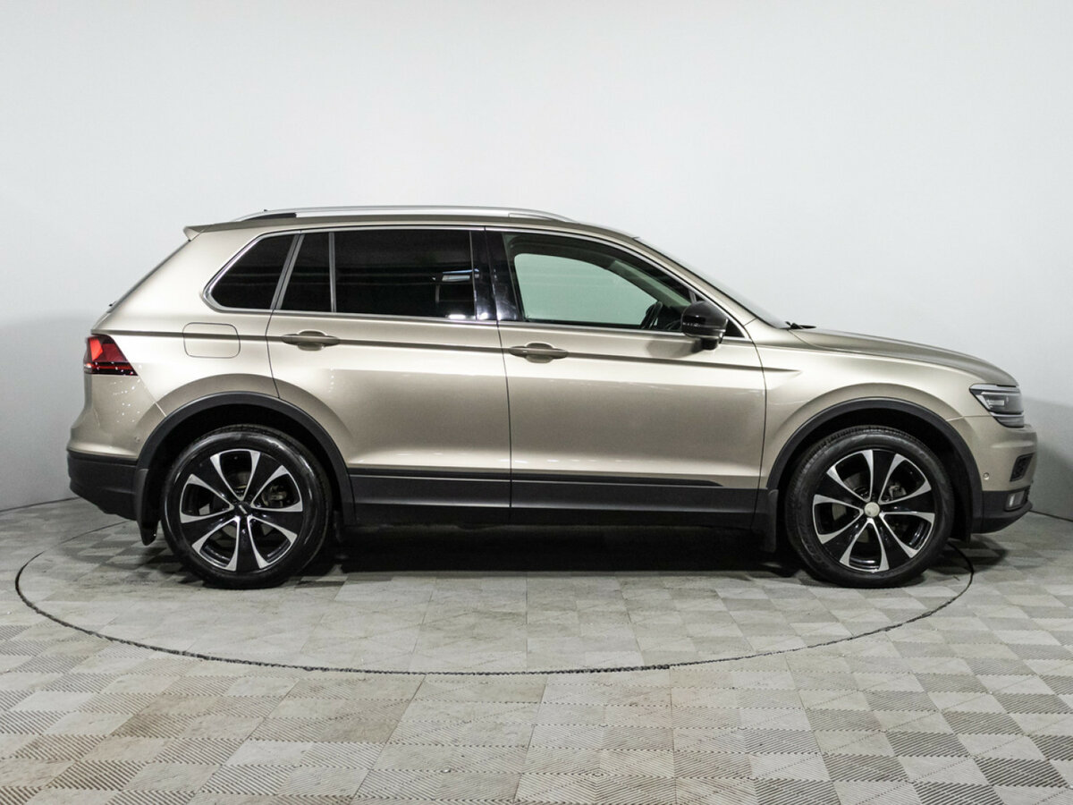 Volkswagen Tiguan II, 2019 - фото №4