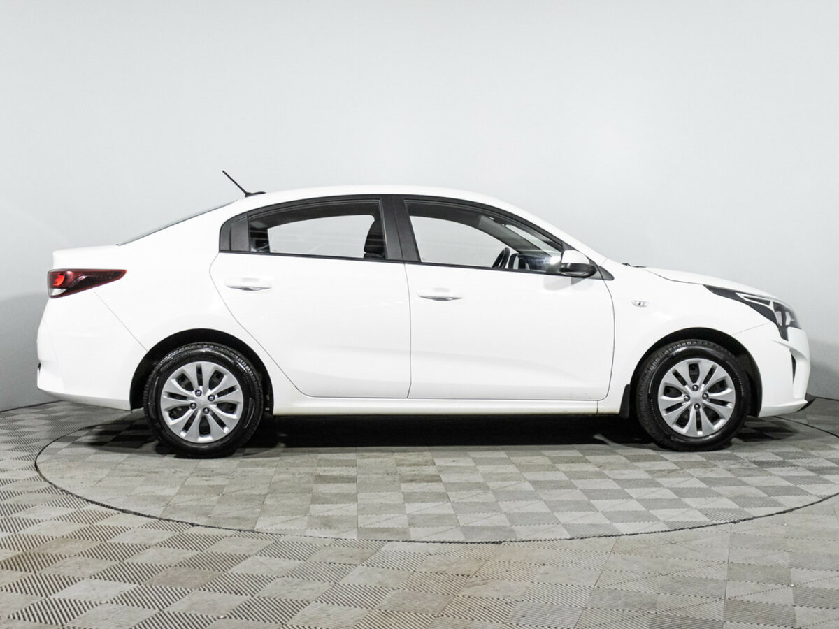Kia Rio IV Рестайлинг, 2021 - фото №4