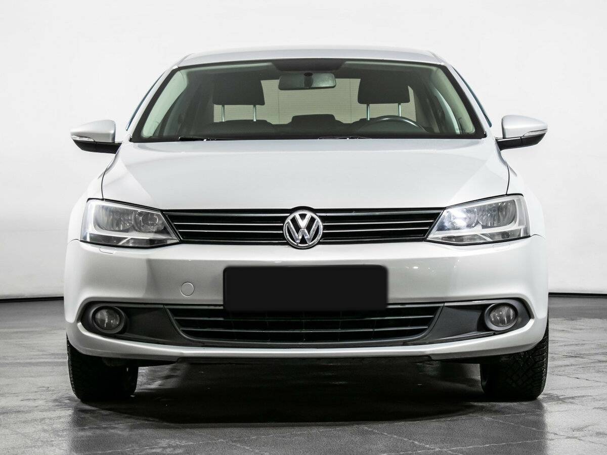 Volkswagen Jetta VI, 2012 - фото №2