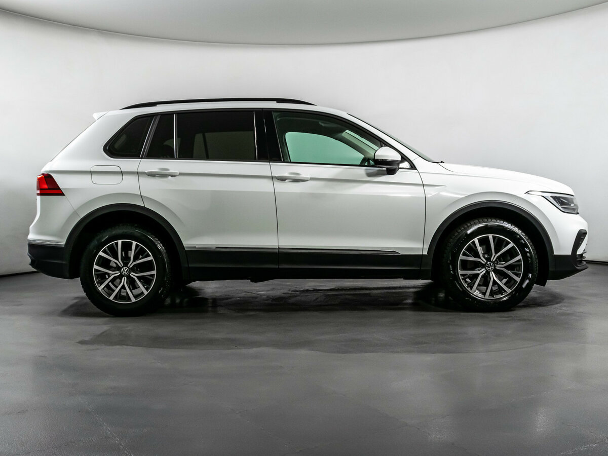 Volkswagen Tiguan II Рестайлинг, 2022 - фото №4
