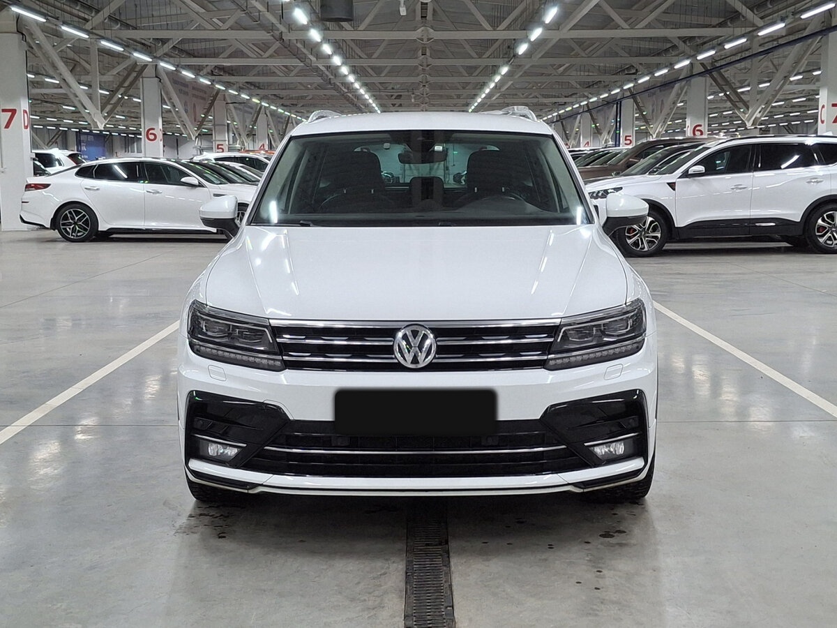 Volkswagen Tiguan II, 2020 - фото №2