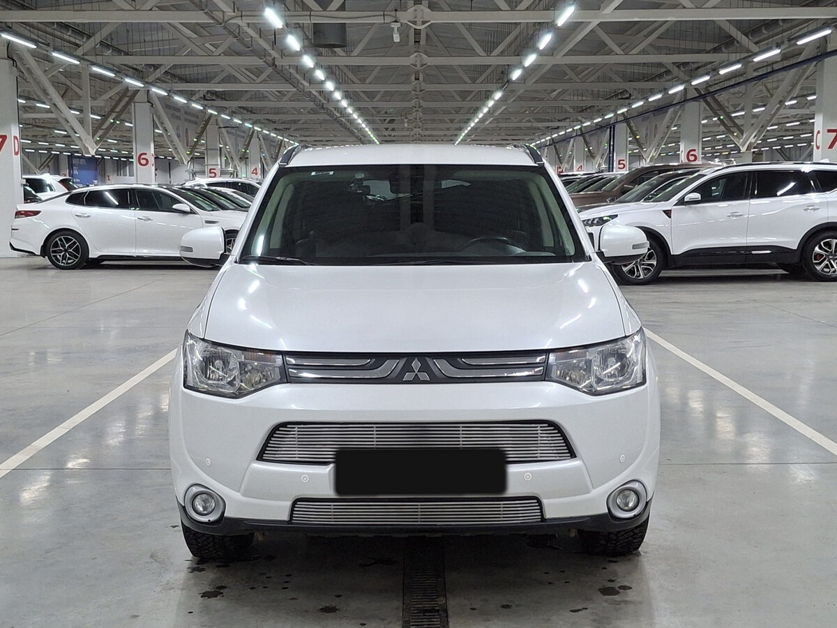 Mitsubishi Outlander III, 2013 - фото №2