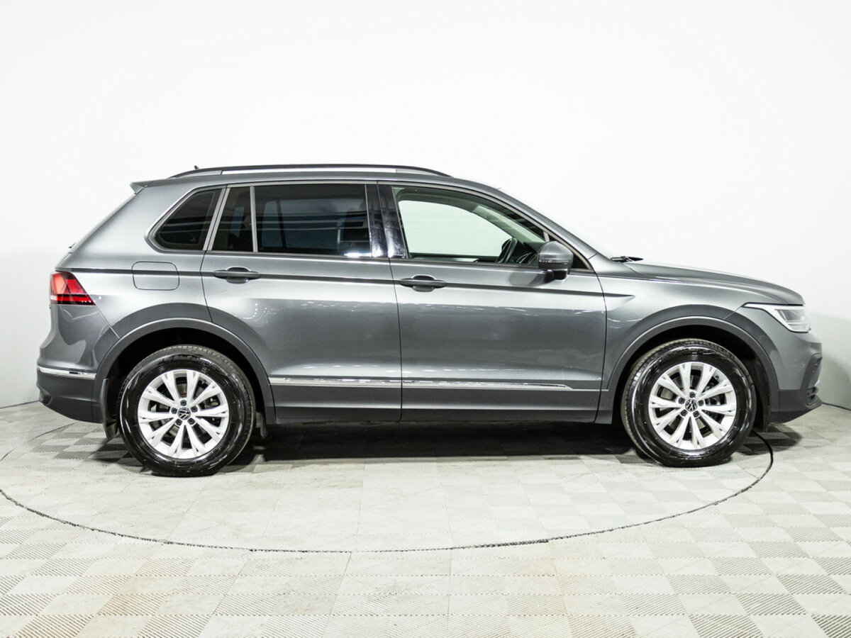 Volkswagen Tiguan II Рестайлинг, 2022 - фото №4