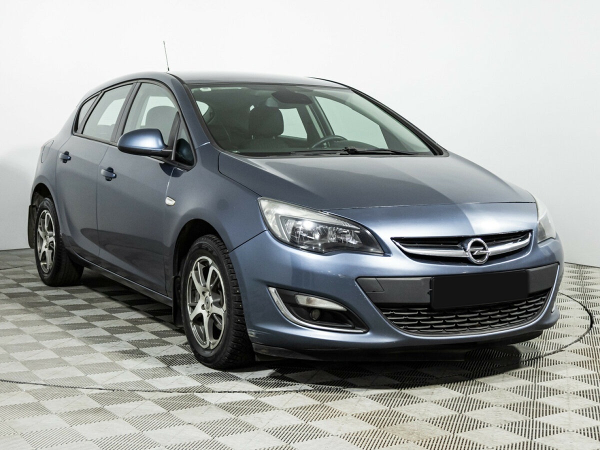 Opel Astra J Рестайлинг, 2013 - фото №3