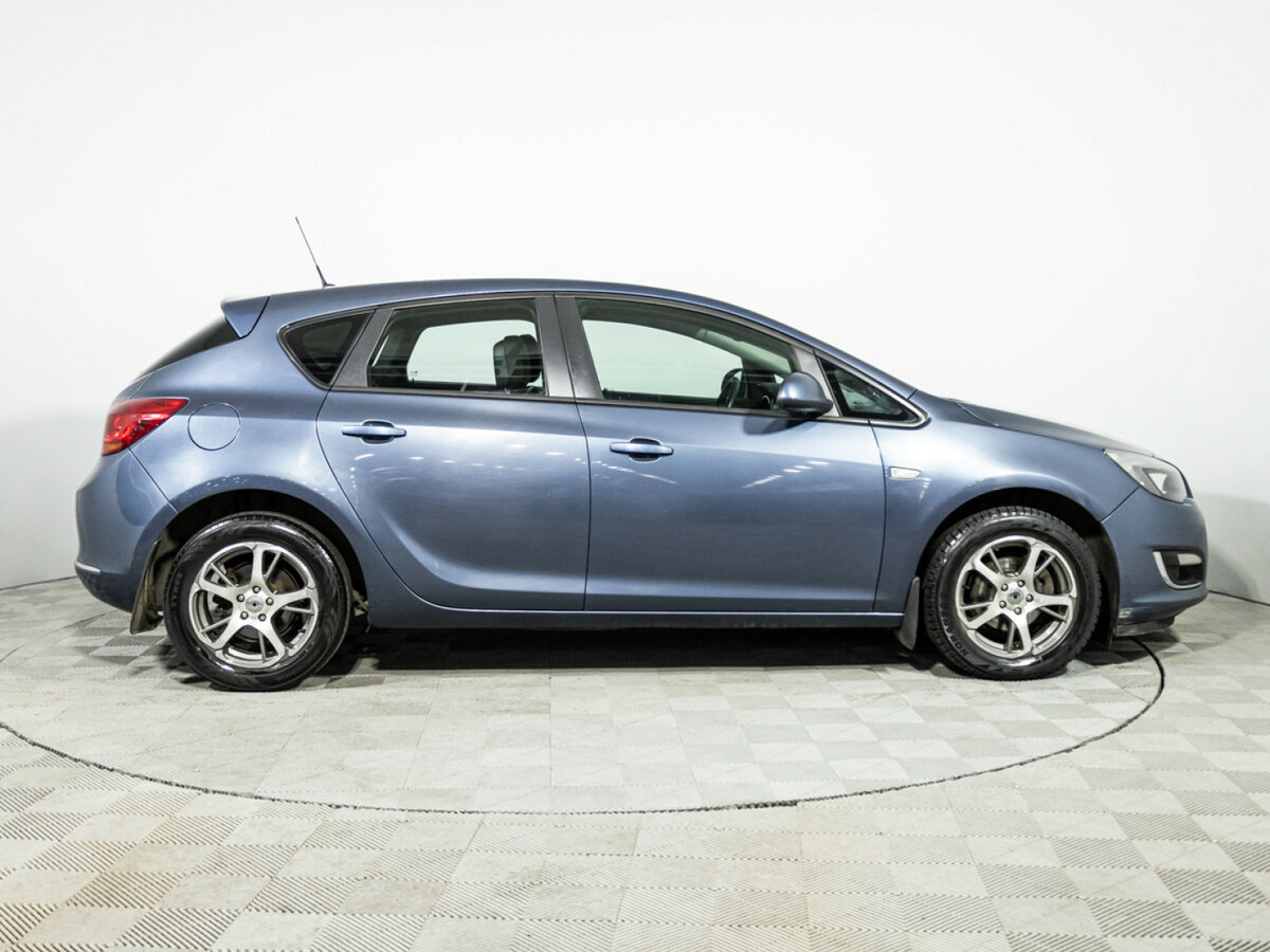 Opel Astra J Рестайлинг, 2013 - фото №4