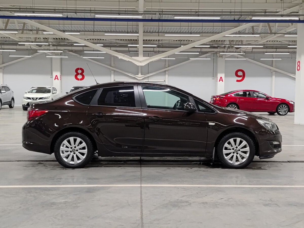Opel Astra J Рестайлинг, 2014 - фото №4