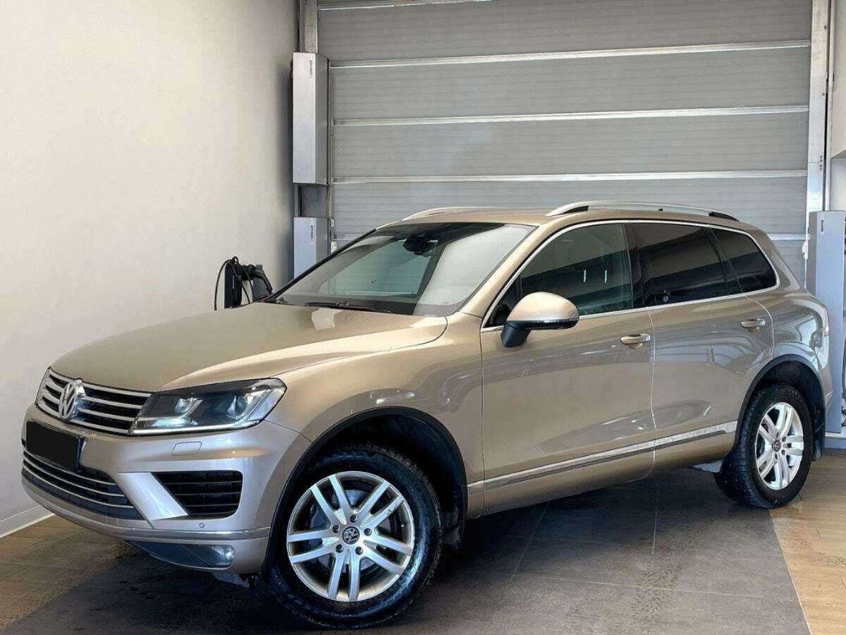 Volkswagen Touareg, 2015 - фото №1