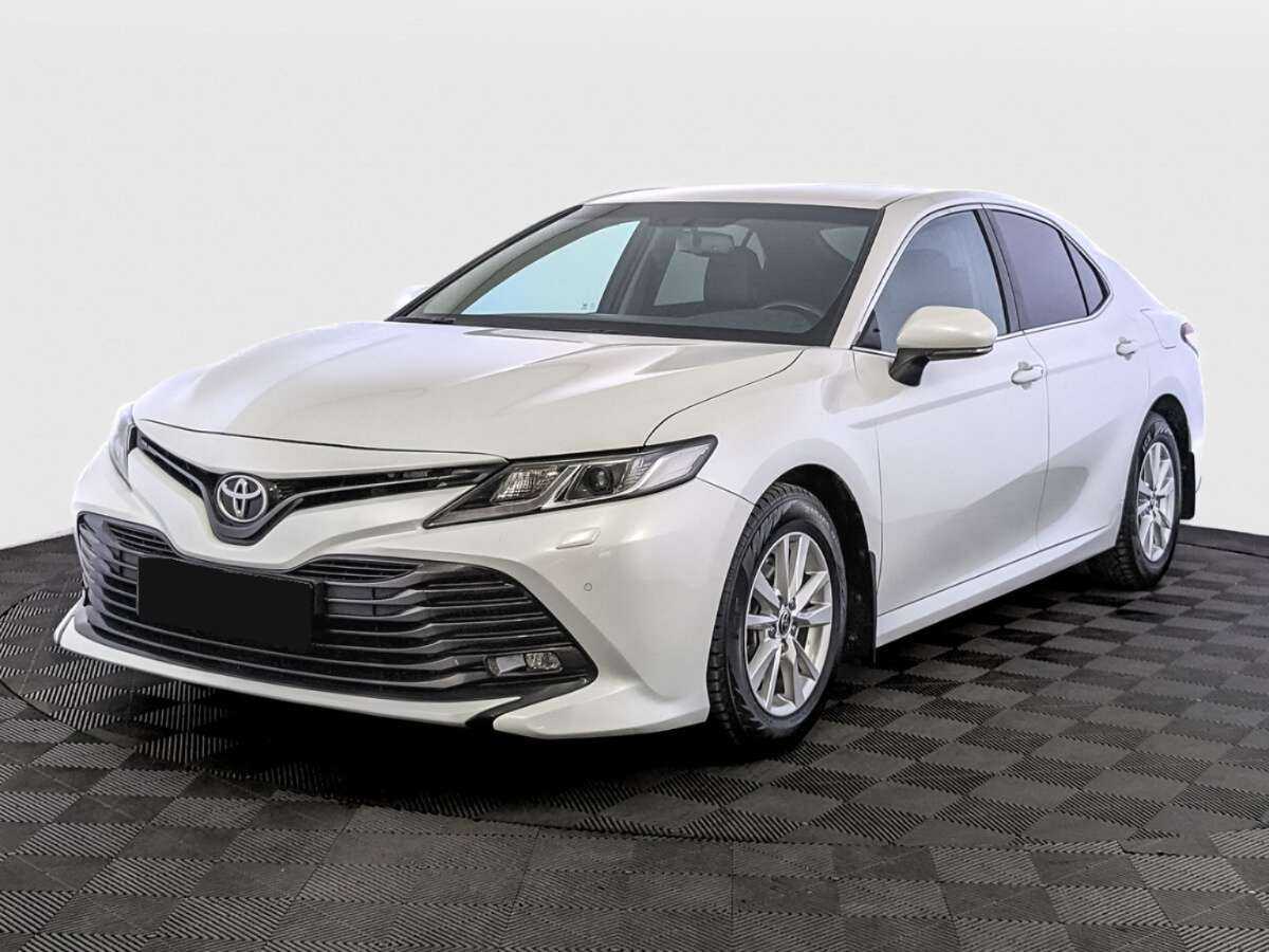 Toyota Camry, 2021 - фото №1