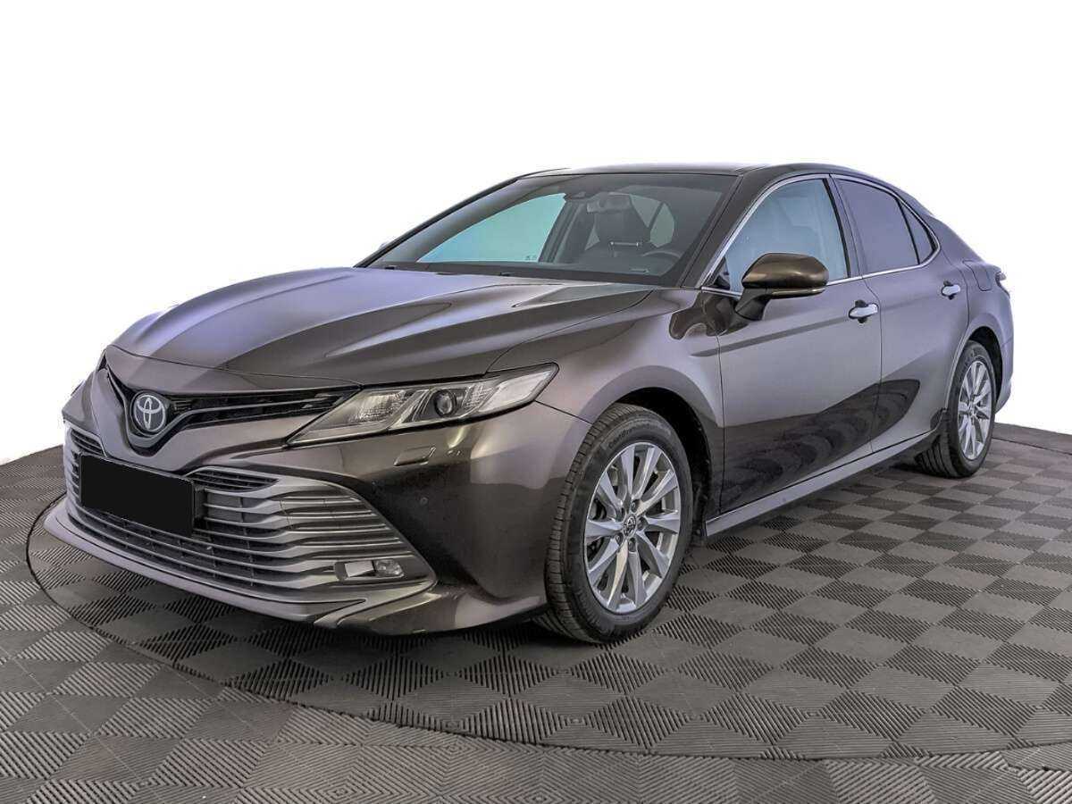 Toyota Camry, 2018 - фото №1