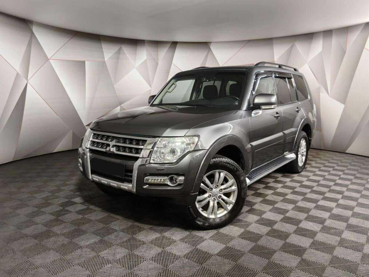 Mitsubishi Pajero, 2015 - фото №1