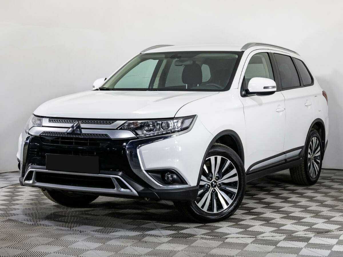 Mitsubishi Outlander, 2021 - фото №1
