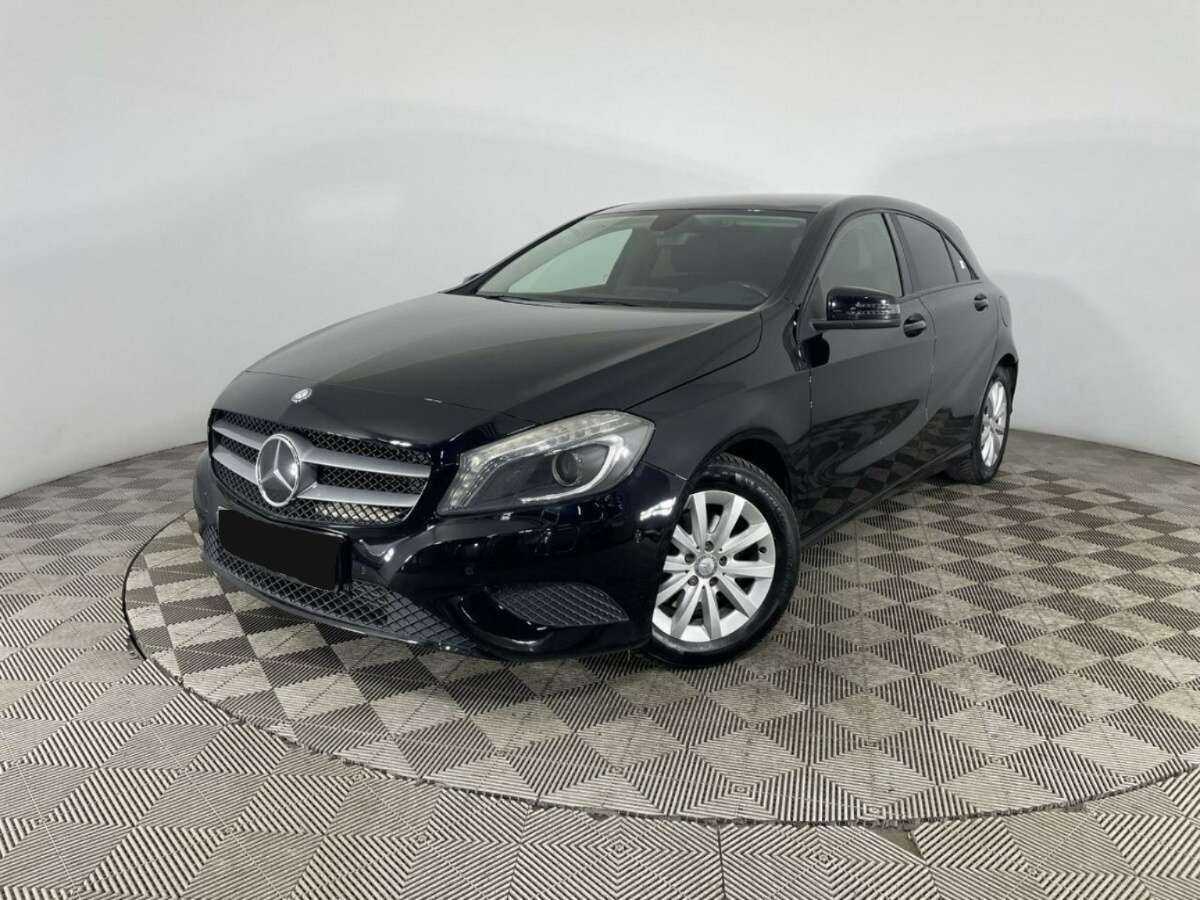 Mercedes-Benz A-Класс 180, 2014 - фото №1