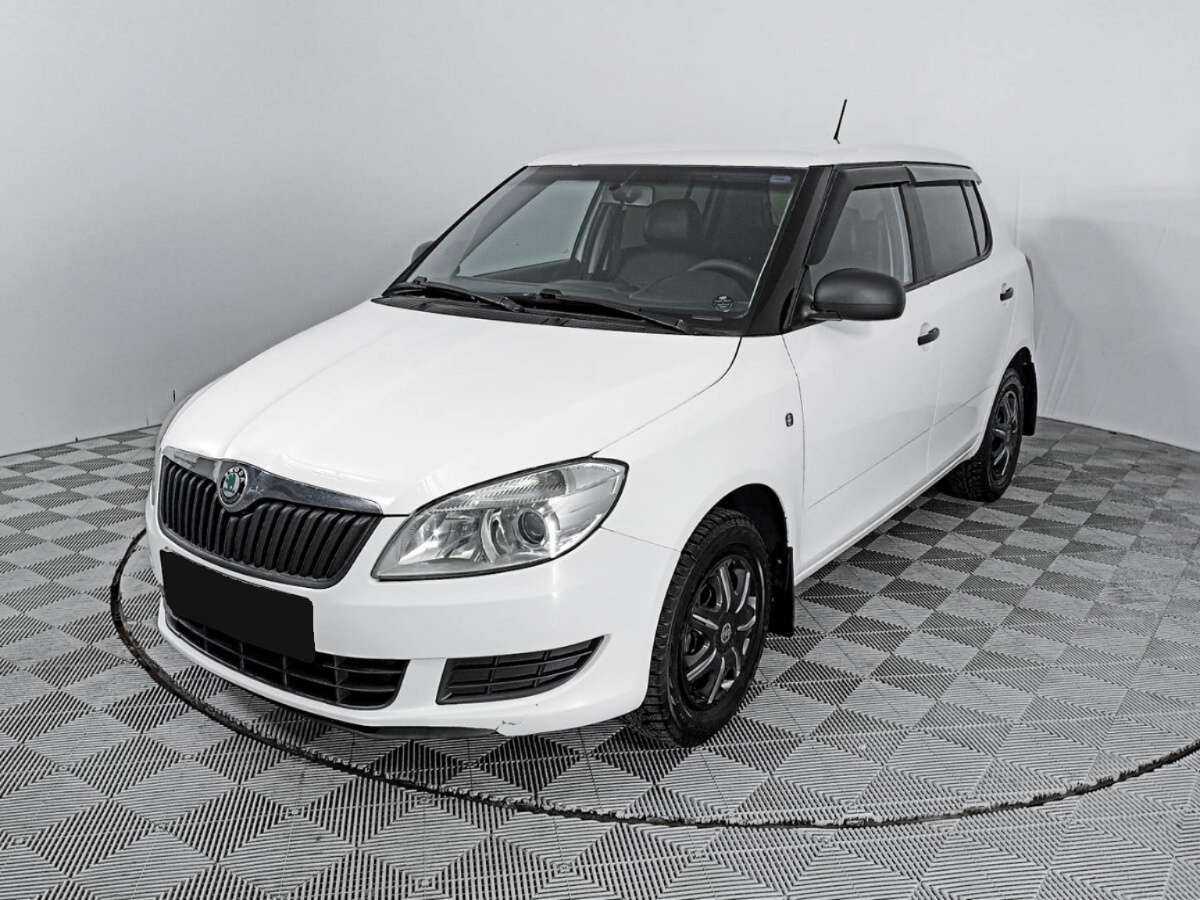 Skoda Fabia, 2012 - фото №1