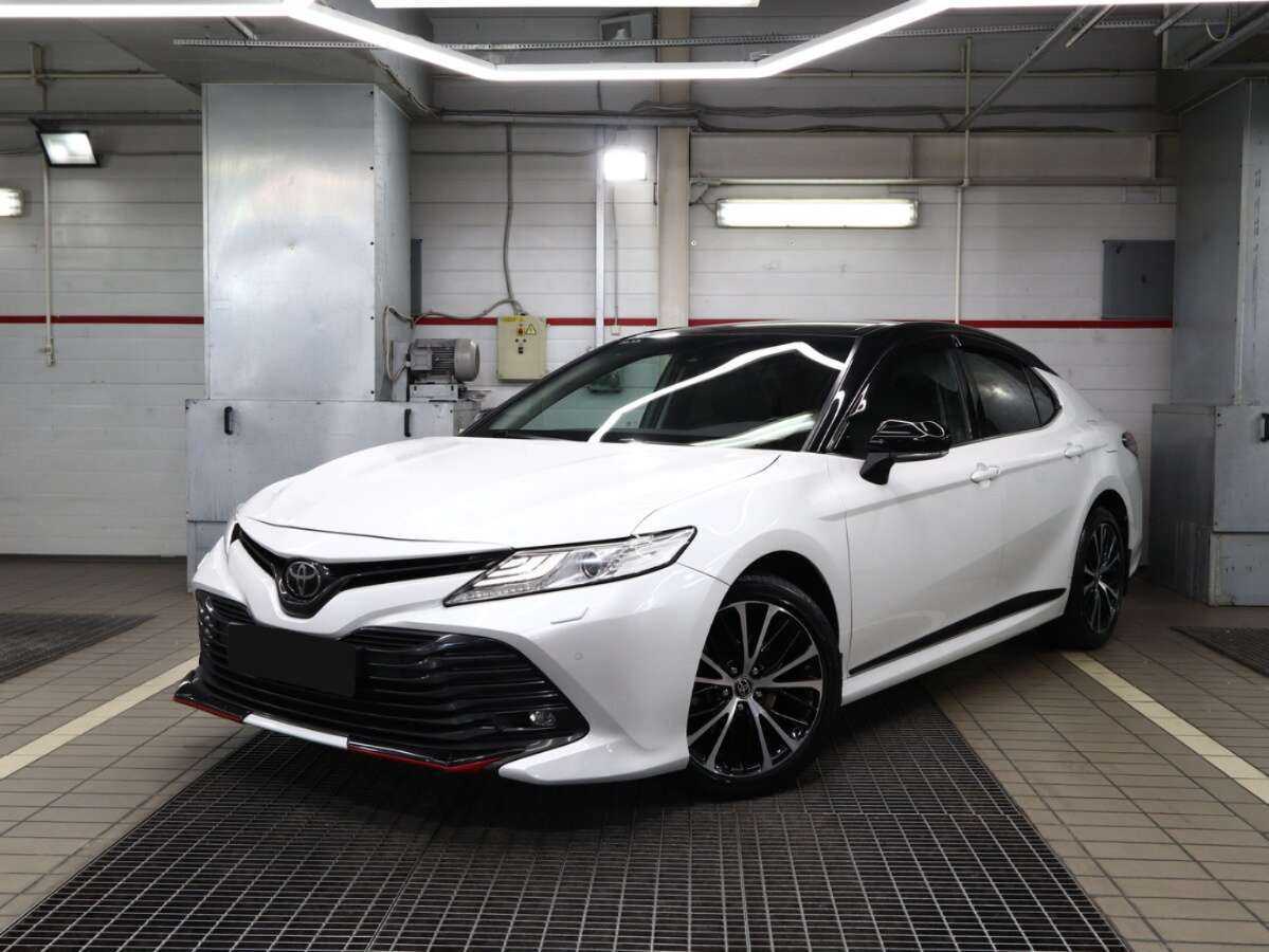 Toyota Camry, 2020 - фото №1