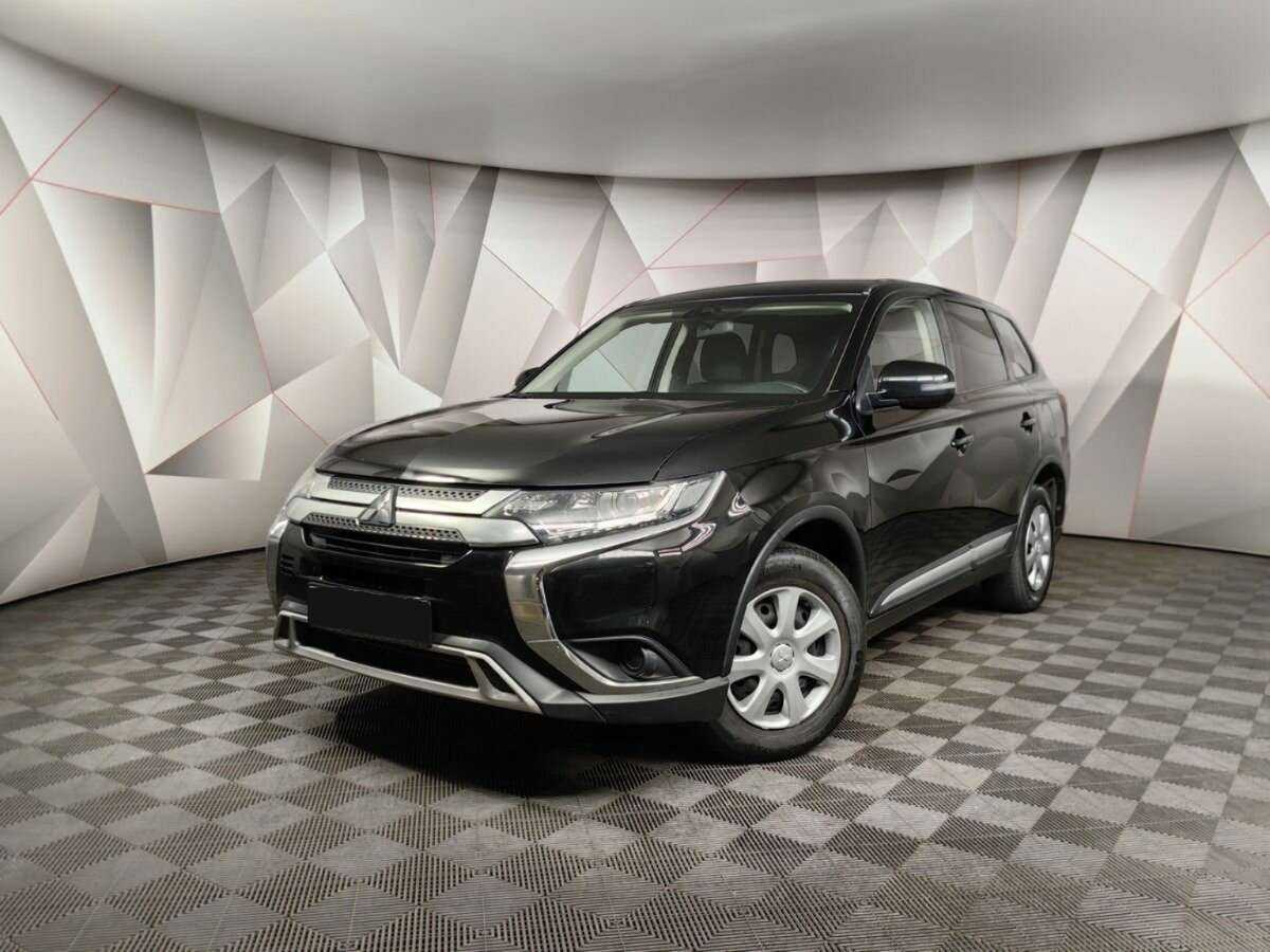 Mitsubishi Outlander, 2018 - фото №1