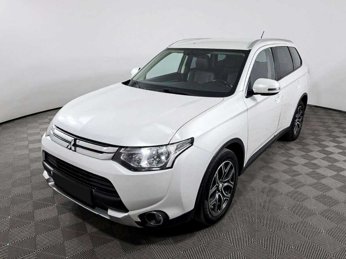 Mitsubishi Outlander, 2014 - фото №1
