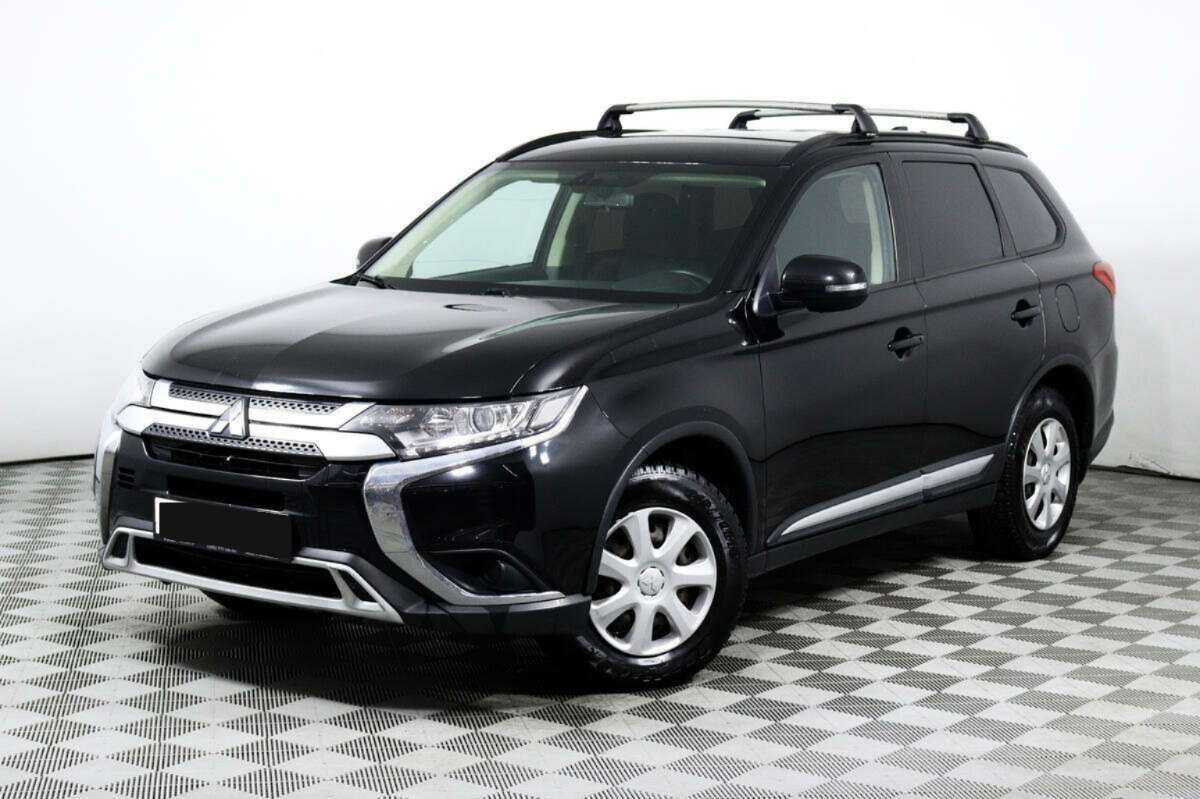 Mitsubishi Outlander, 2018 - фото №1