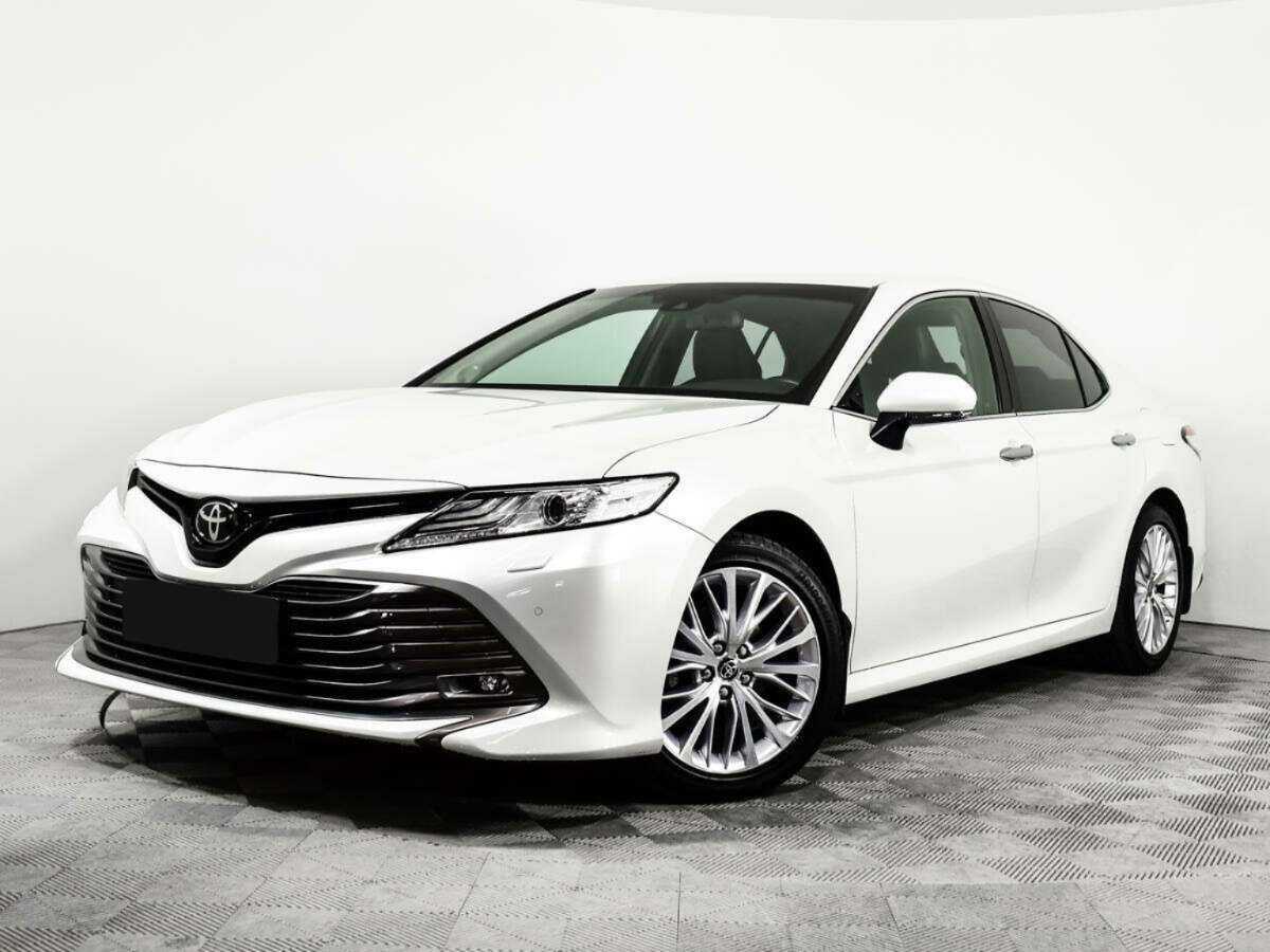 Toyota Camry, 2020 - фото №1