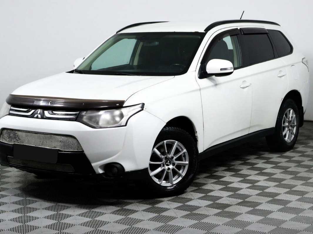 Mitsubishi Outlander, 2013 - фото №1