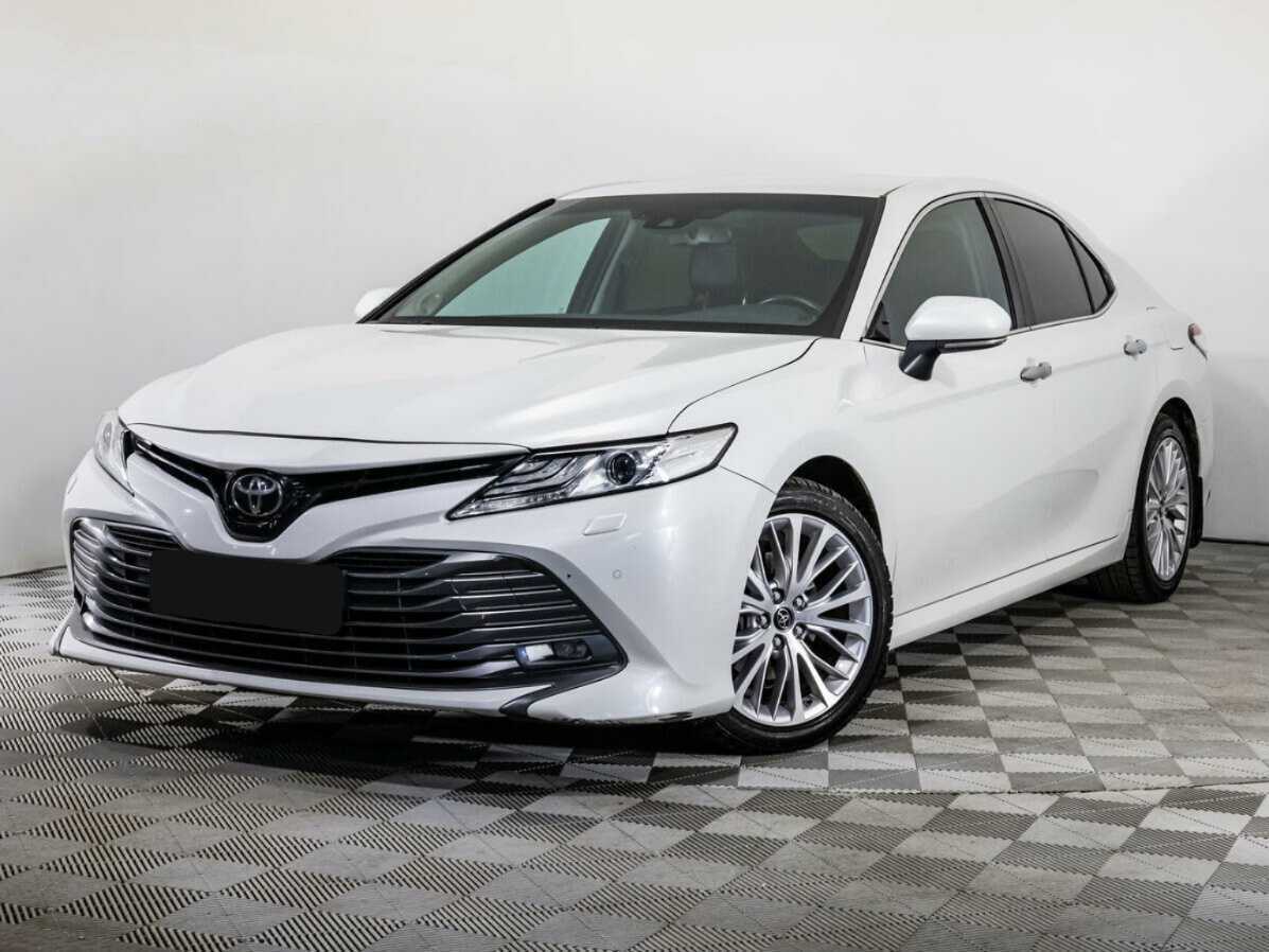 Toyota Camry, 2018 - фото №1