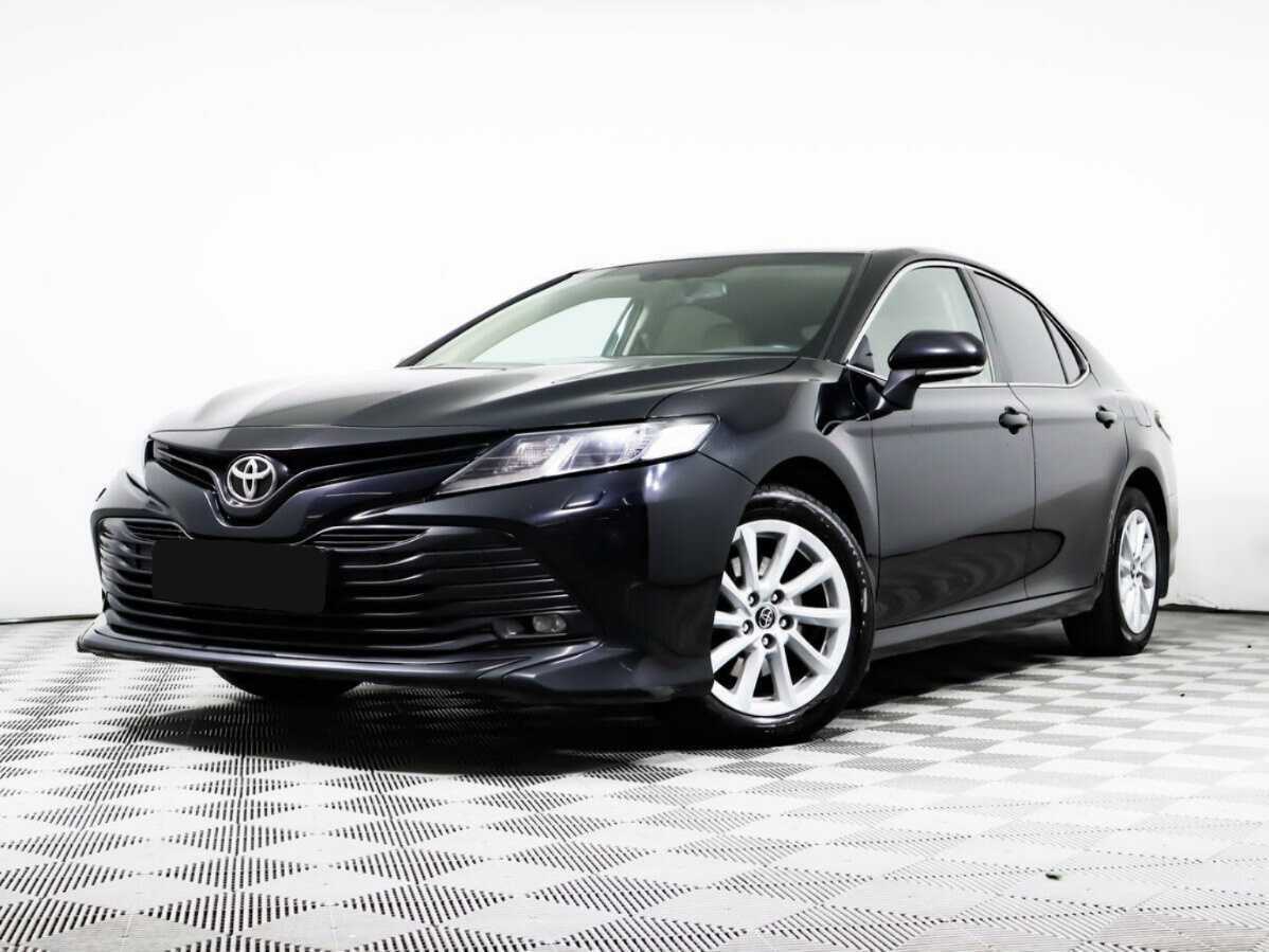 Toyota Camry, 2019 - фото №1