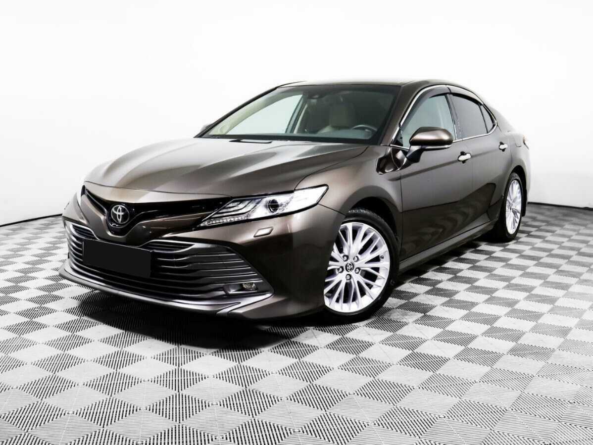 Toyota Camry, 2020 - фото №1