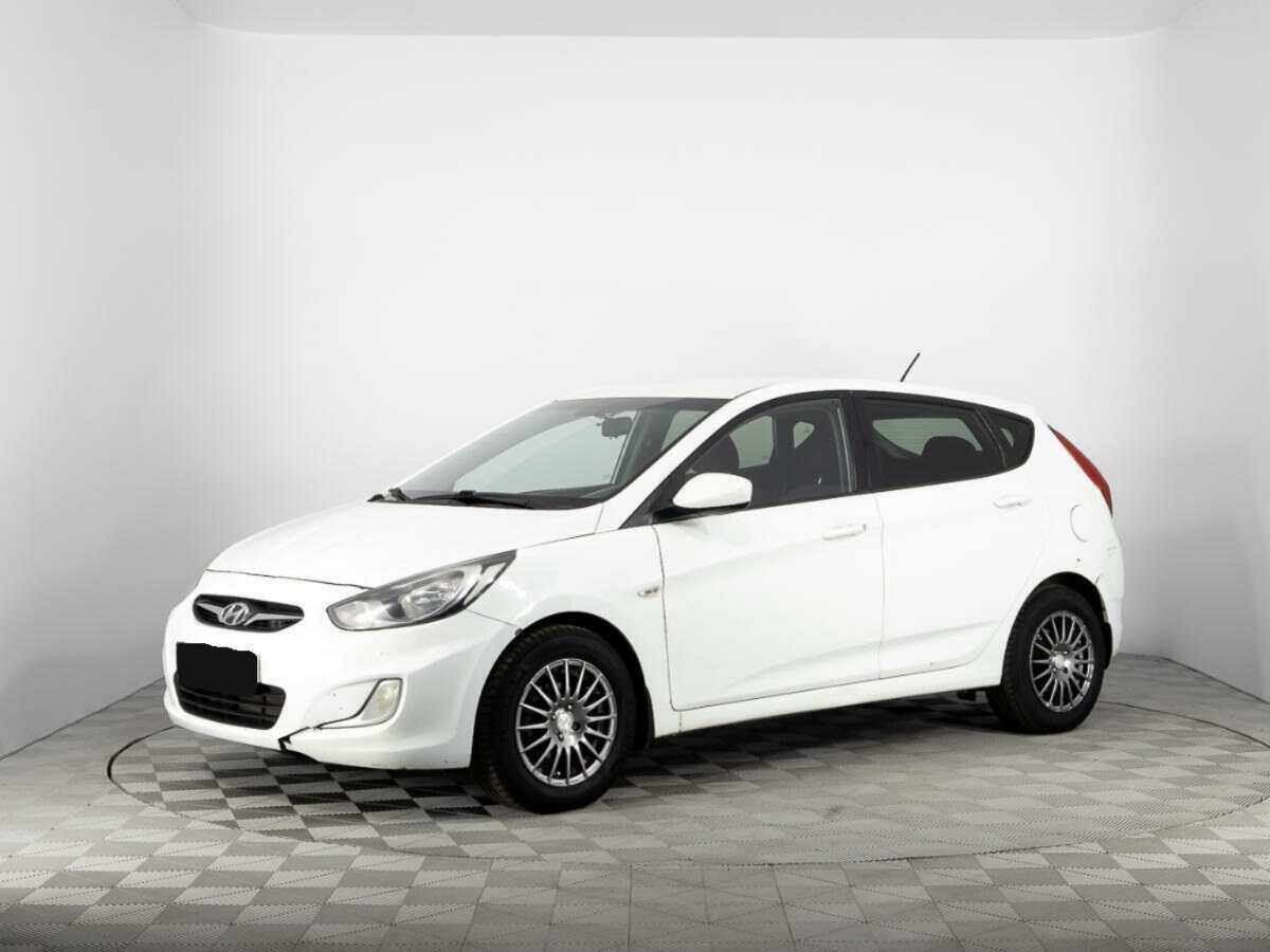 Hyundai Solaris, 2012 - фото №1