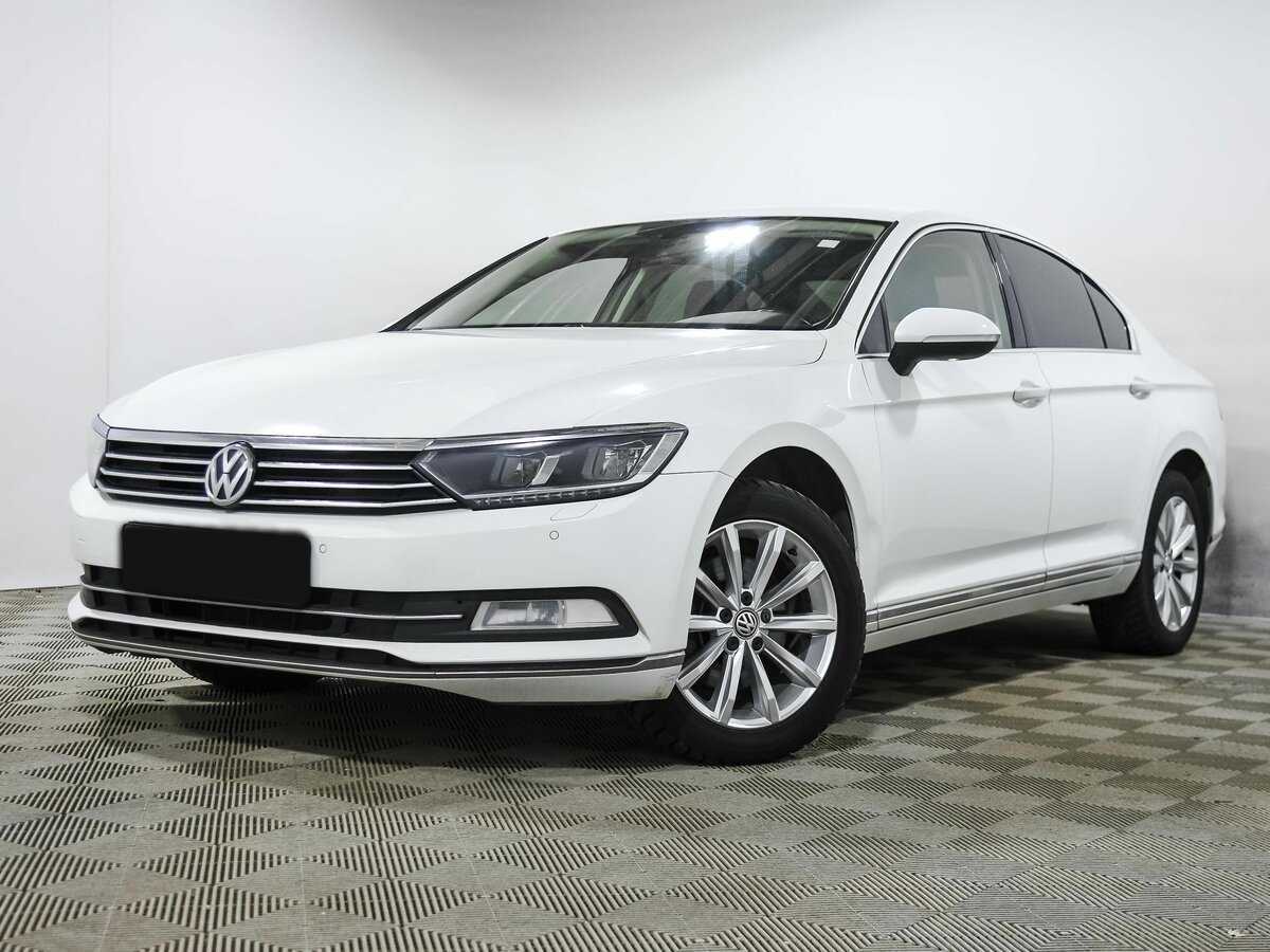 Volkswagen Passat, 2016 - фото №1