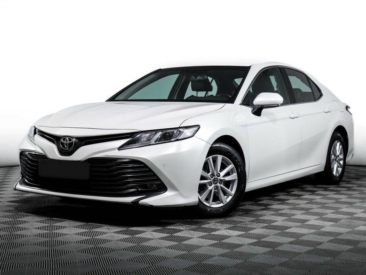 Toyota Camry, 2020 - фото №1