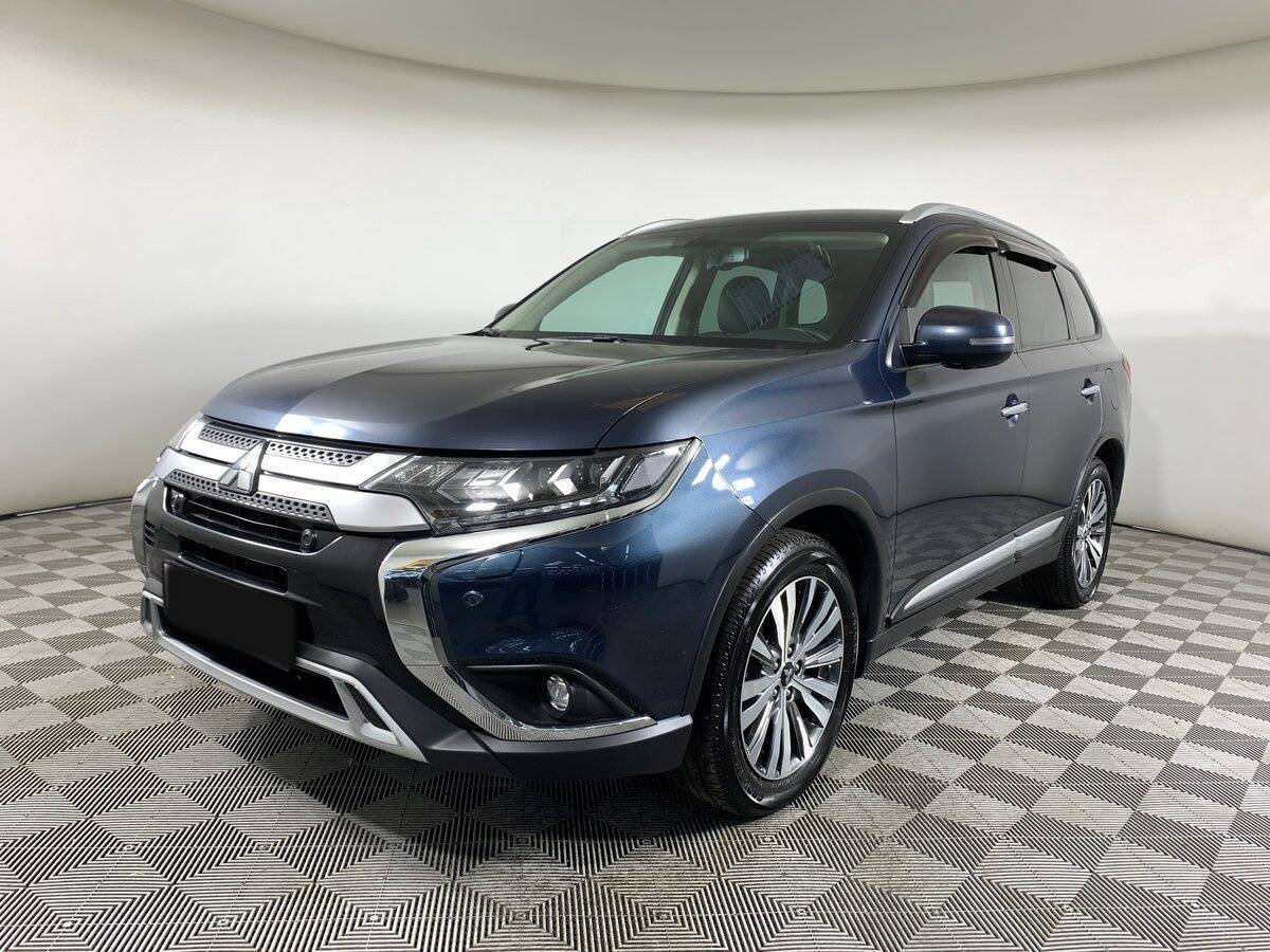 Mitsubishi Outlander, 2020 - фото №1