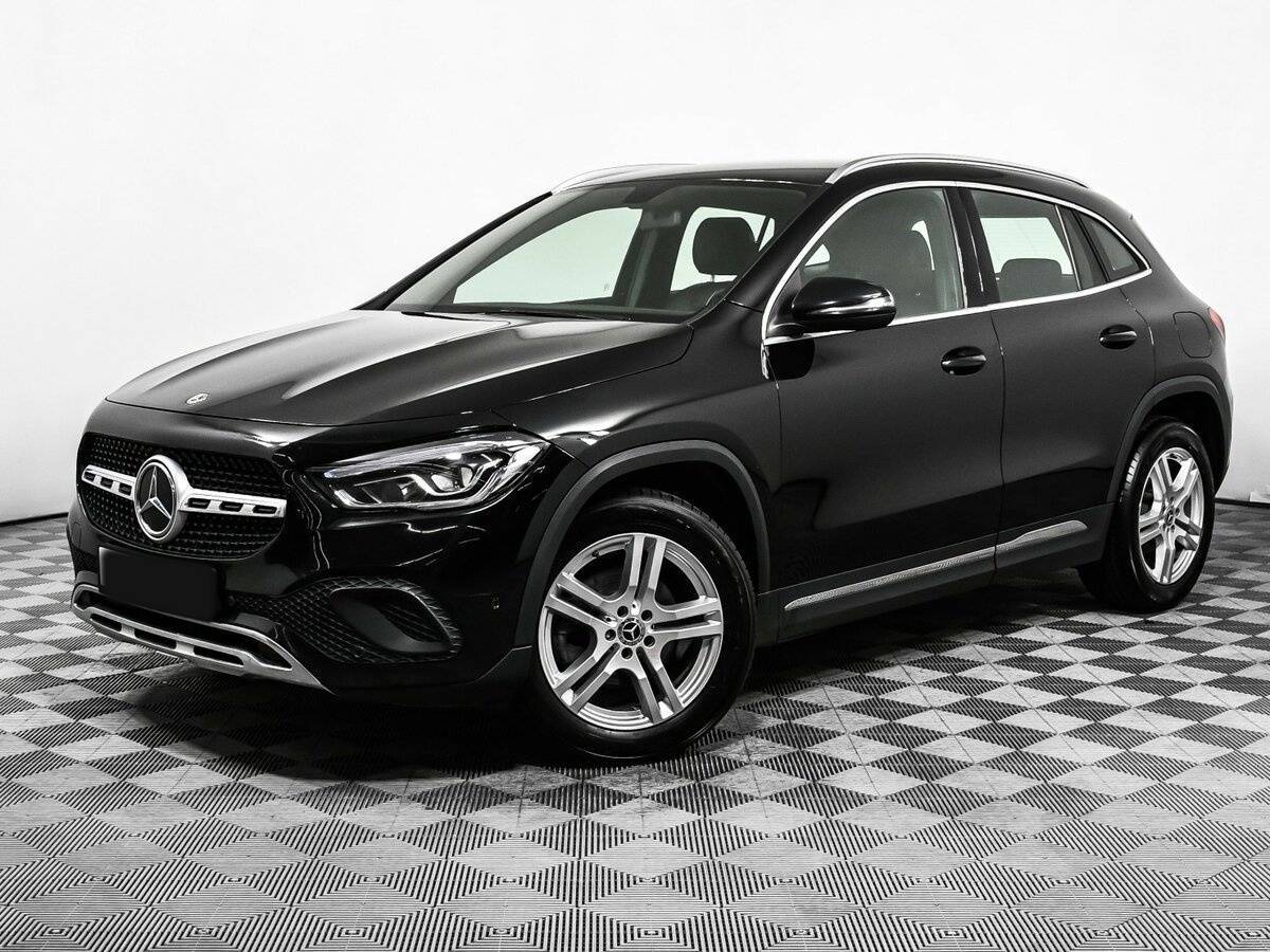 Mercedes-Benz GLA 200, 2021