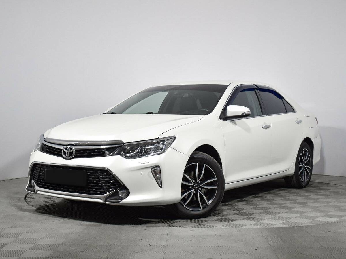 Toyota Camry, 2018 - фото №1