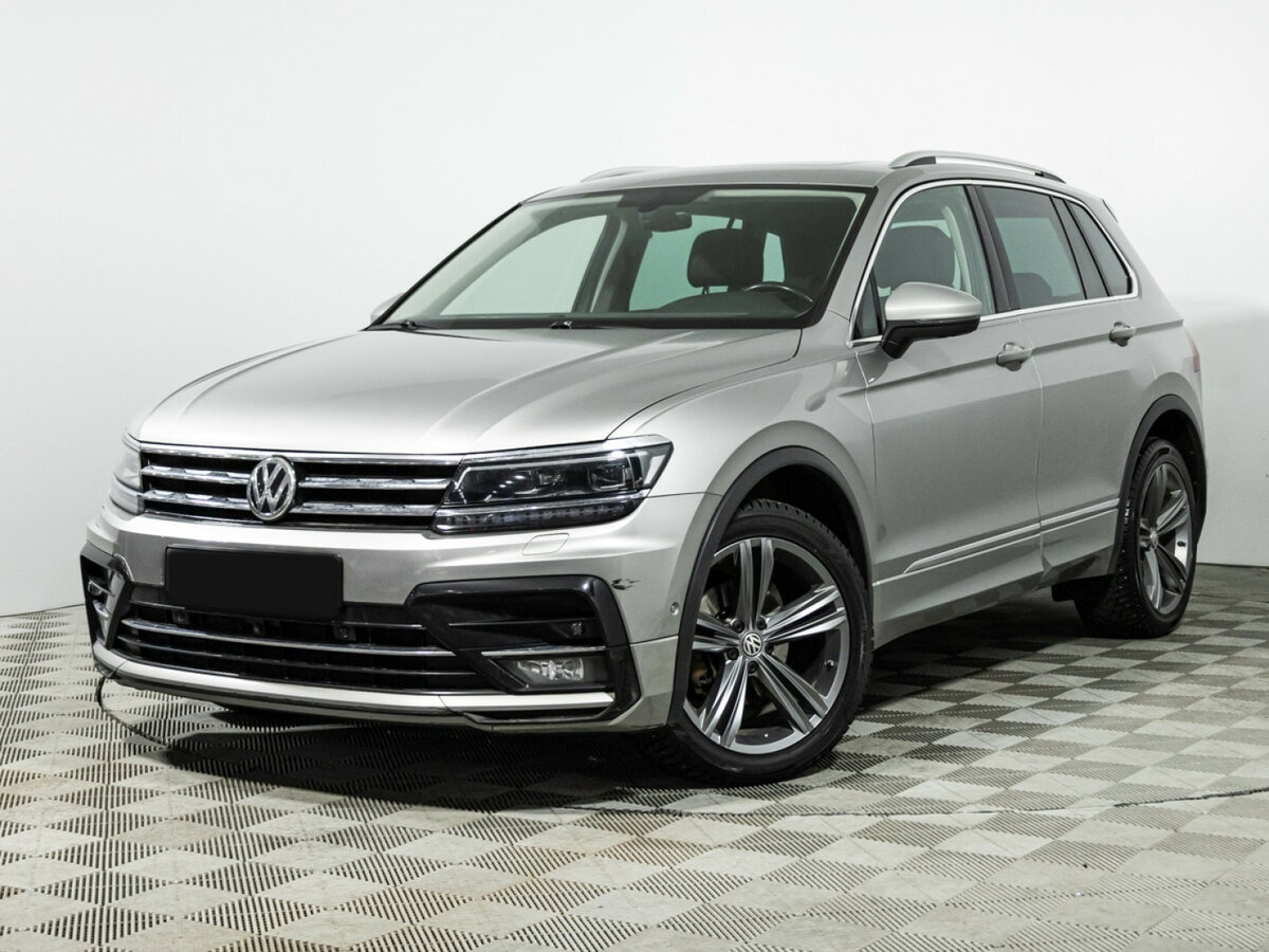 Volkswagen Tiguan II, 2018 - фото №1