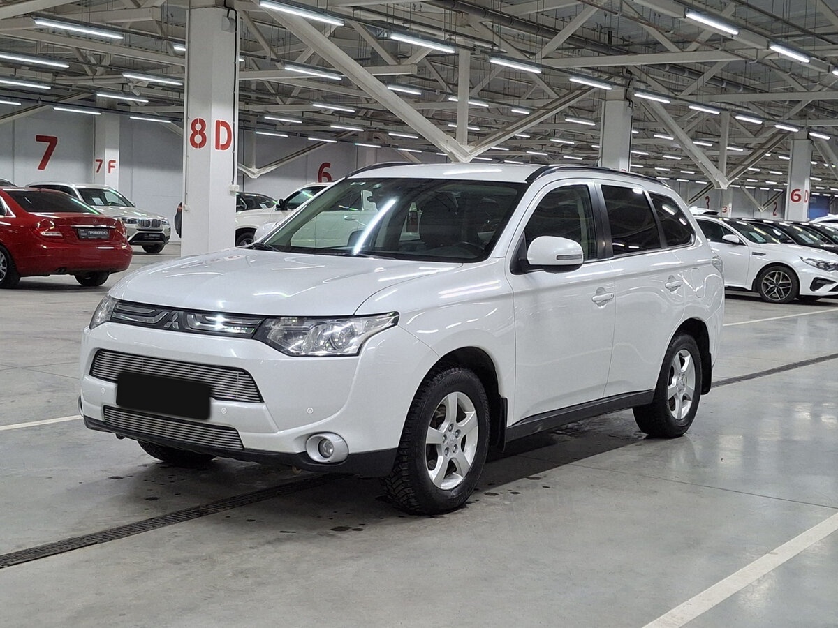 Mitsubishi Outlander III, 2013 - фото №1